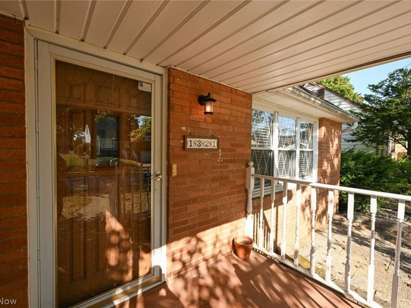 1321 Clinton Avenue SE, North Canton, OH 44720 Photo 3