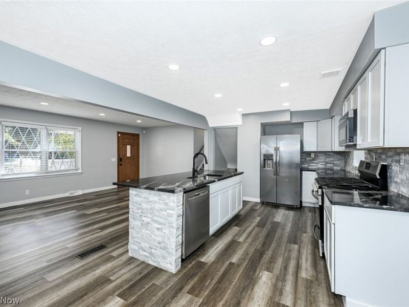 1321 Clinton Avenue SE, North Canton, OH 44720 Photo 8