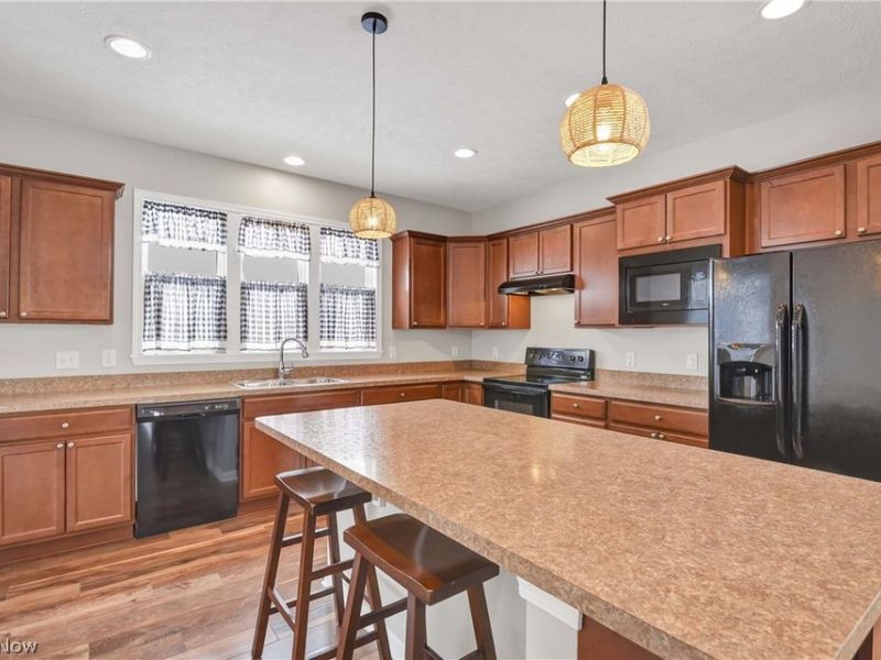 37855 Dakota Drive, North Ridgeville, OH 44039 Photo 4