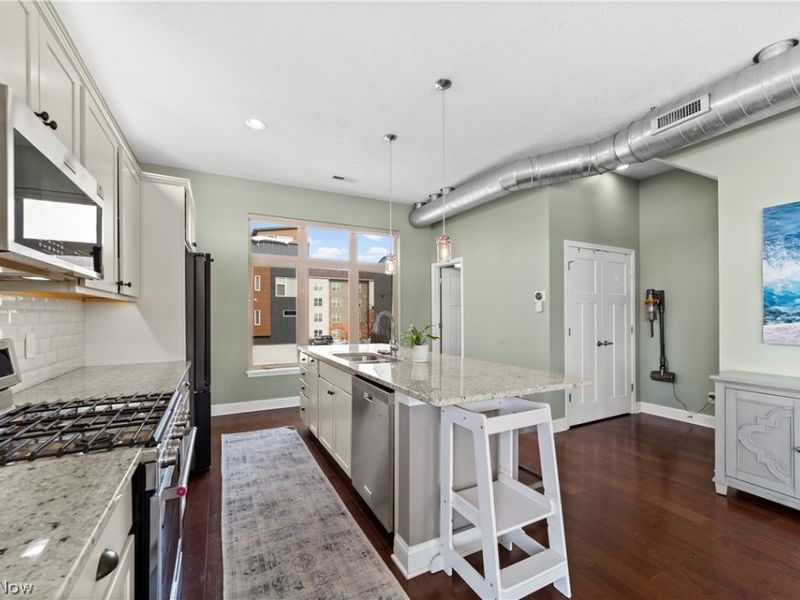 5900 Breakwater Avenue, Cleveland, OH 44102 Photo 10