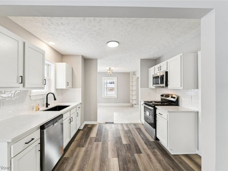 279 Birchwood Avenue, Cuyahoga Falls, OH 44221 Photo 2