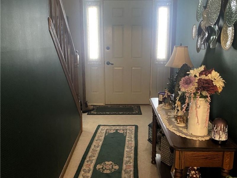 1068 Thomas Drive SW, New Philadelphia, OH 44663 Photo 3