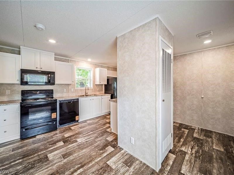 153 Marilyn Drive, Madison, OH 44057 Photo 2