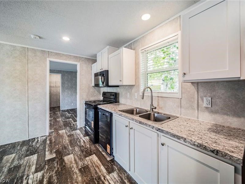 153 Marilyn Drive, Madison, OH 44057 Photo 3