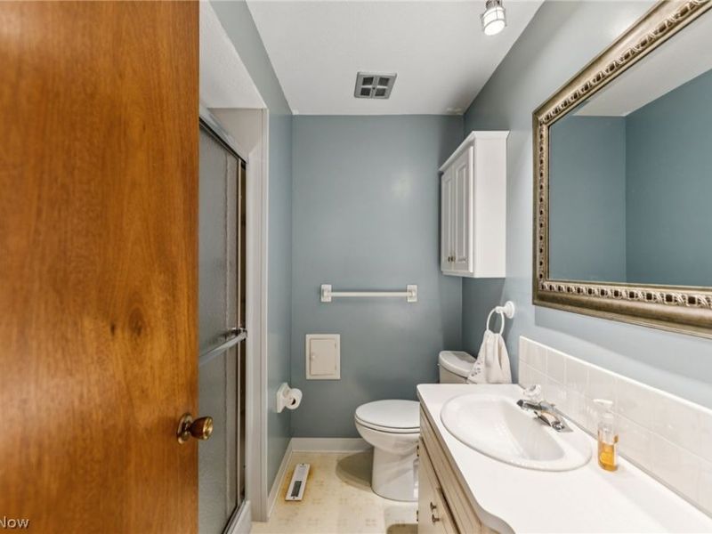 15719 Montrose Avenue, Cleveland, OH 44111 Photo 10