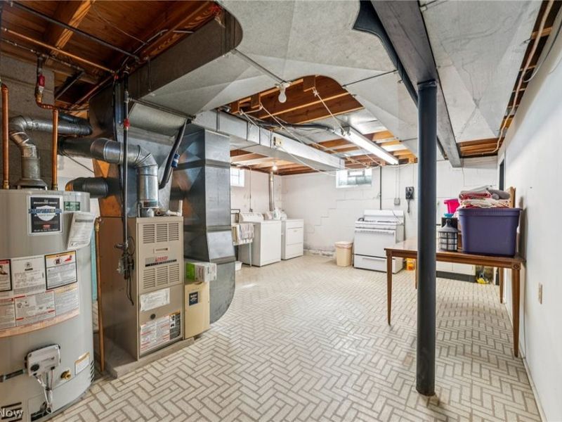 15719 Montrose Avenue, Cleveland, OH 44111 Photo 24