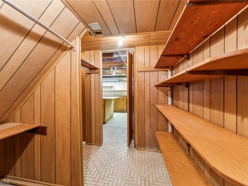 15719 Montrose Avenue, Cleveland, OH 44111 Photo 28