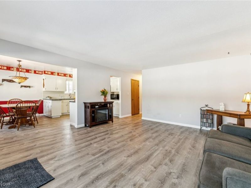 15719 Montrose Avenue, Cleveland, OH 44111 Photo 4