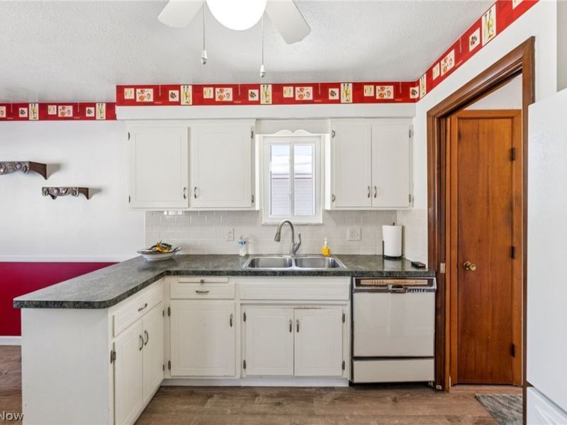 15719 Montrose Avenue, Cleveland, OH 44111 Photo 9