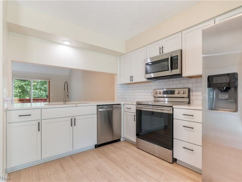 4987 Searls Drive NW, North Canton, OH 44720 Photo 4