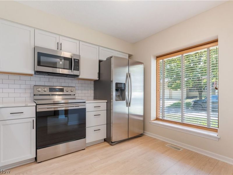 4987 Searls Drive NW, North Canton, OH 44720 Photo 6