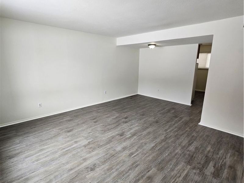 111 E Sprague Road, Seven Hills, OH 44131 Photo 2