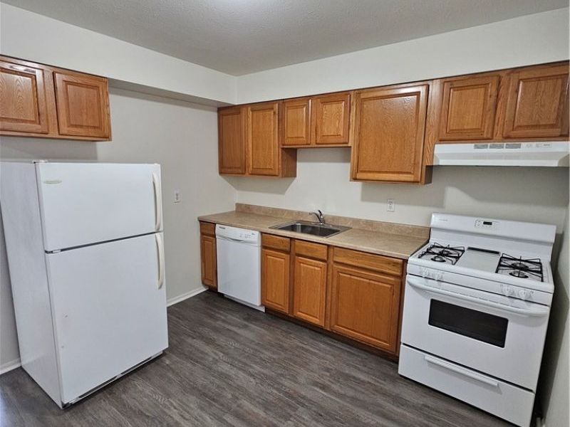 111 E Sprague Road, Seven Hills, OH 44131 Photo 4