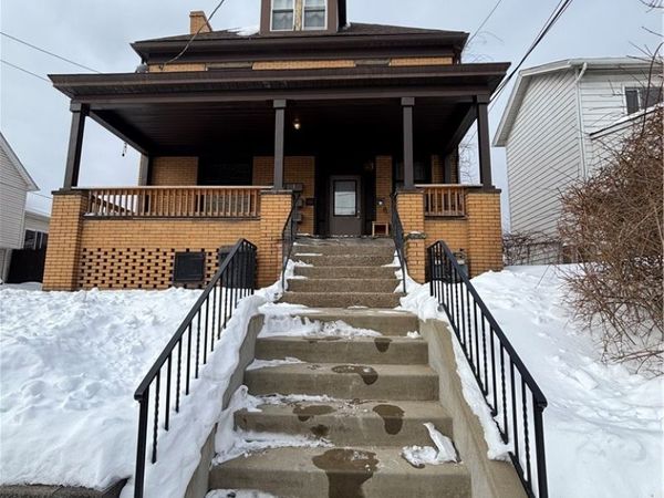 605 E 9th , Tarentum, PA 15084