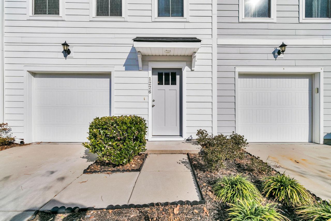 1226 Tice Lane Photo 4