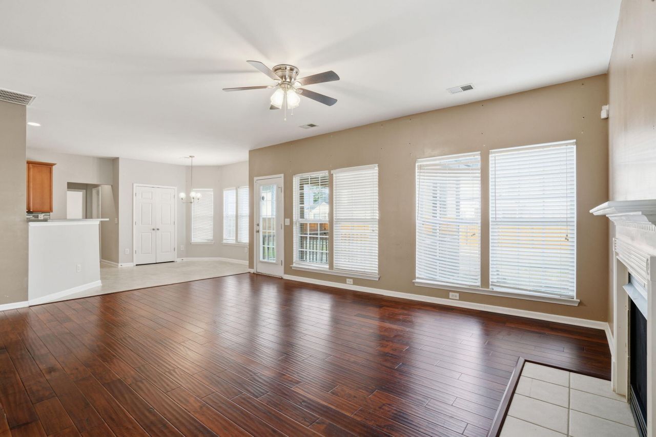 9672 Pebble Creek Boulevard Photo 12