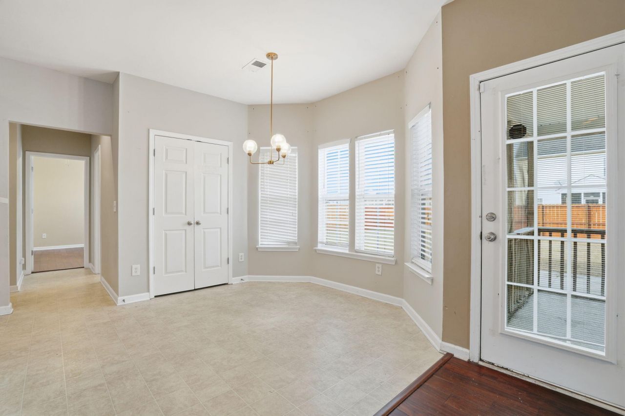 9672 Pebble Creek Boulevard Photo 17