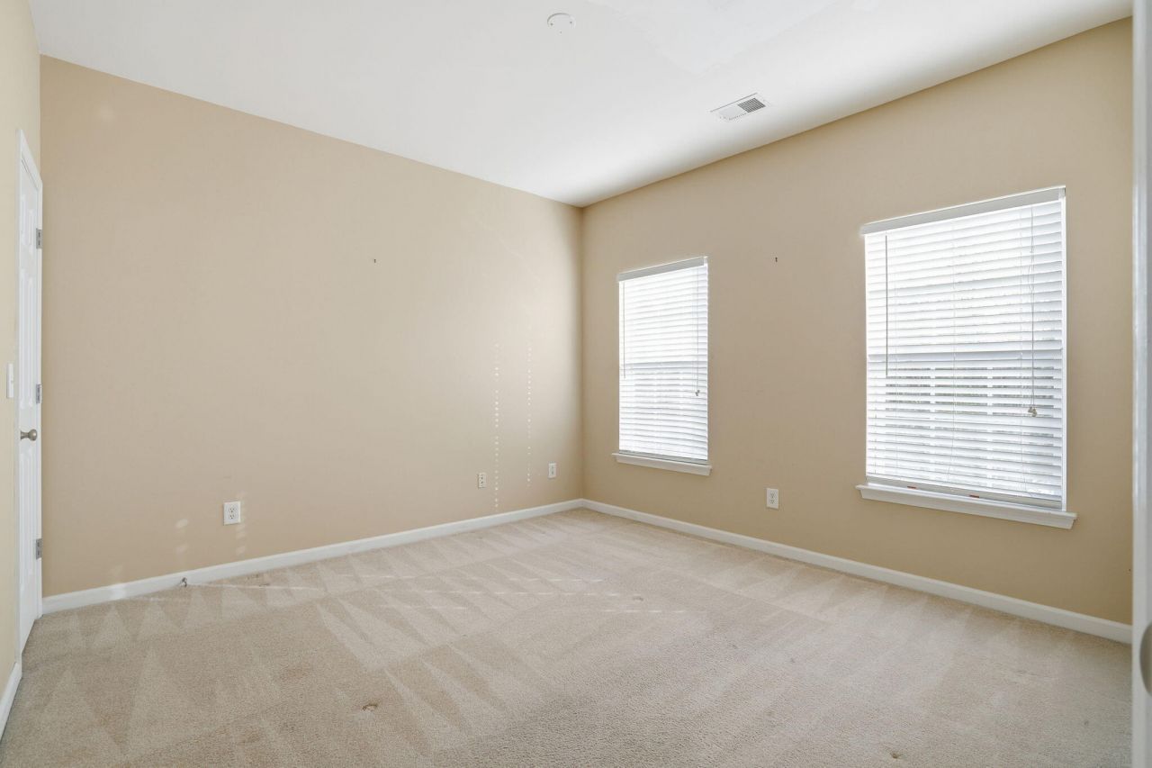 9672 Pebble Creek Boulevard Photo 33