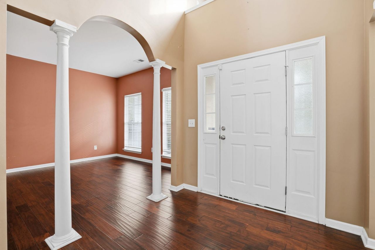 9672 Pebble Creek Boulevard Photo 4