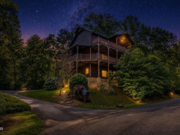 1820 Elk Springs Way, Gatlinburg, TN 37738