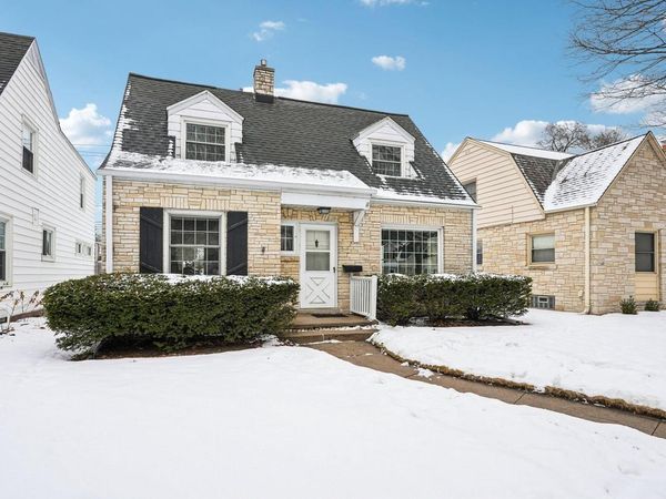 120 W Henry Clay STREET, Whitefish Bay, WI 53217