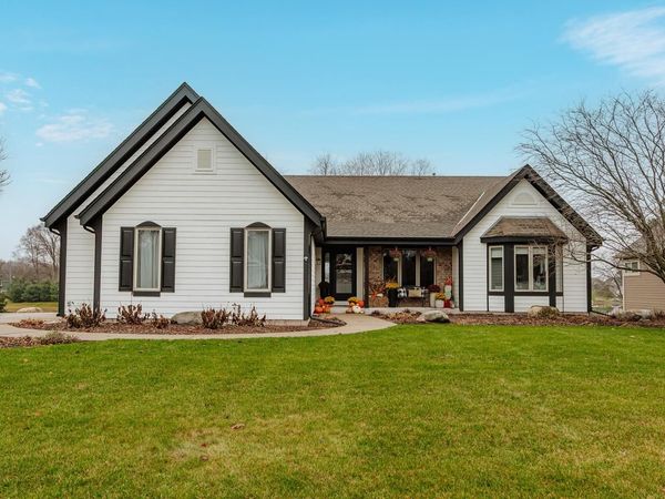 337 Sand Hill LANE, Dousman, WI 53118