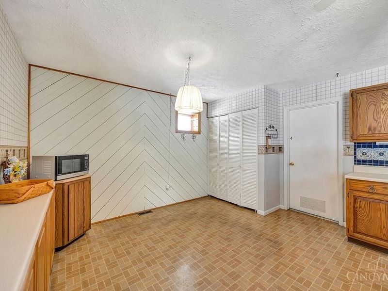 147 N Ruskin Drive, Springdale, OH 45246 Photo 10