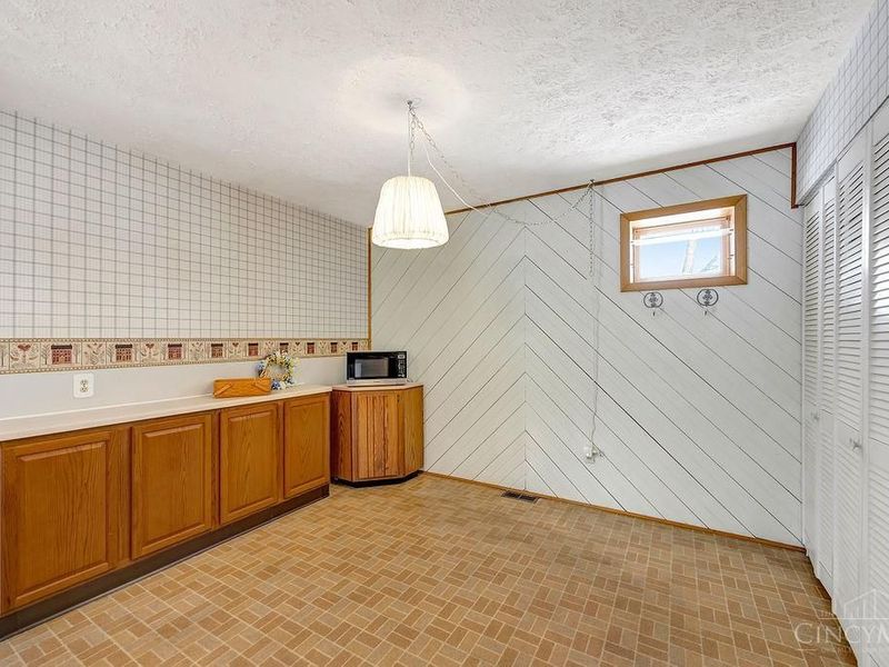 147 N Ruskin Drive, Springdale, OH 45246 Photo 11