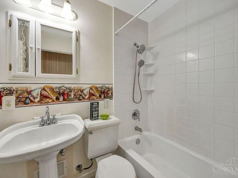 147 N Ruskin Drive, Springdale, OH 45246 Photo 27