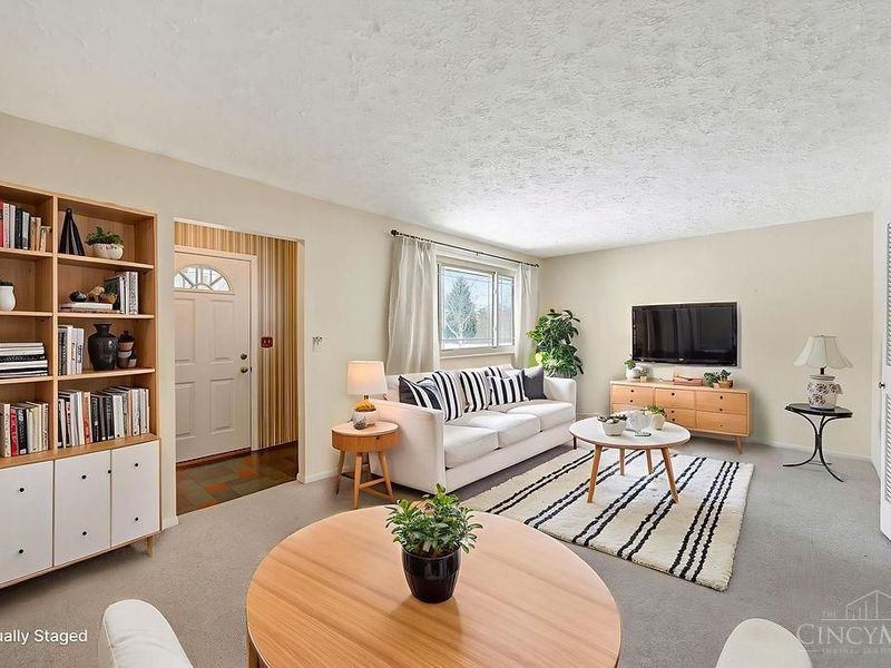 147 N Ruskin Drive, Springdale, OH 45246 Photo 5