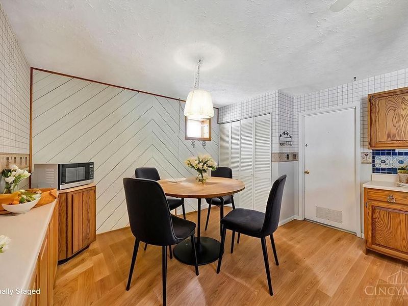 147 N Ruskin Drive, Springdale, OH 45246 Photo 9