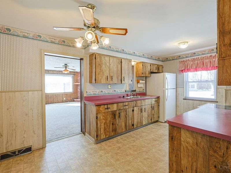 103 W Crest Drive, Reading, OH 45215 Photo 15