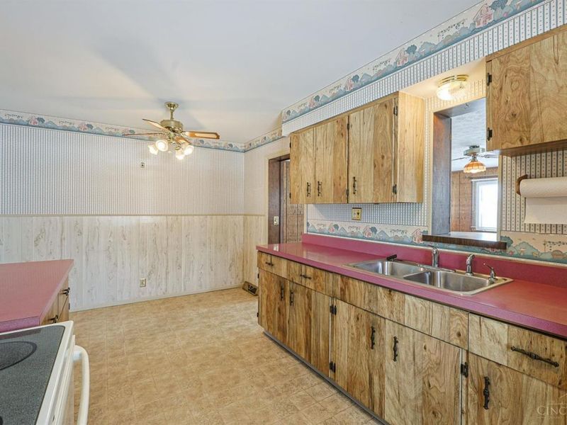 103 W Crest Drive, Reading, OH 45215 Photo 16