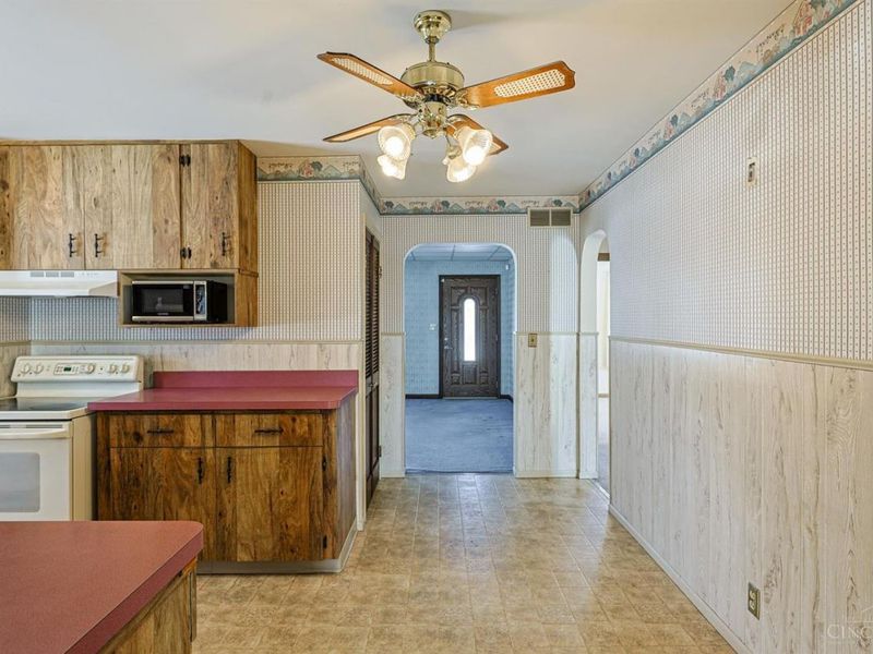 103 W Crest Drive, Reading, OH 45215 Photo 17