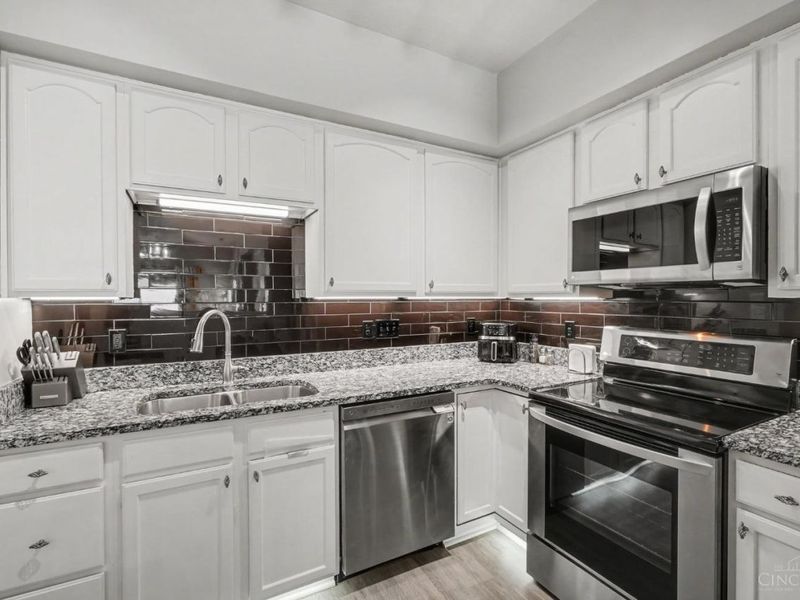 9305 Bridgecreek Drive, Springfield Twp., OH 45231 Photo 14