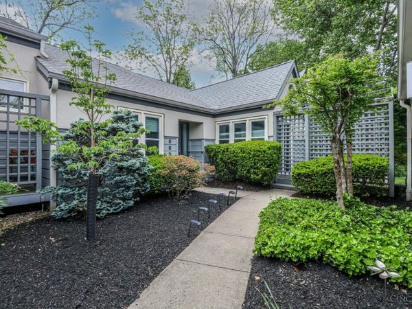 8837 Montgomery Road, Sycamore Twp, OH 45236