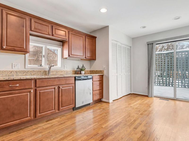 8837 Montgomery Road, Sycamore Township, OH 45236 Photo 5