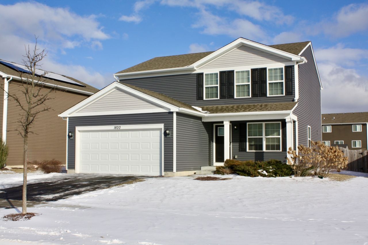 1600 Bayberry Lane, Pingree Grove, IL 60140 Main Photo