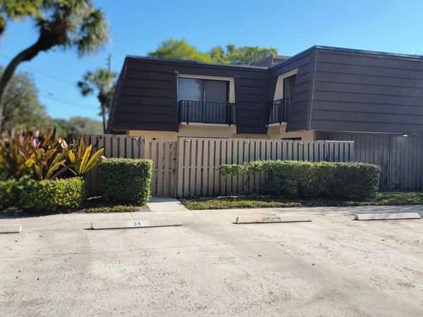 117 1st Court, Palm Beach Gardens, FL 33410