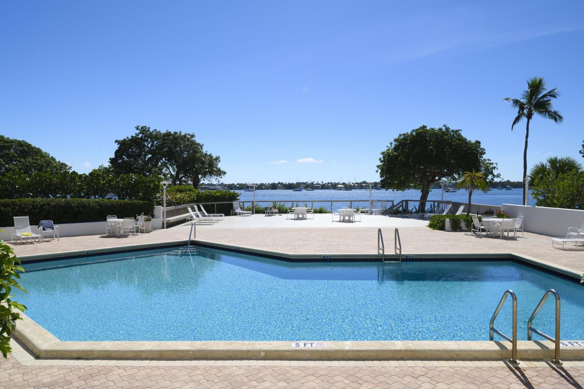 5600 N Flagler Drive, Unit 1906, West Palm Beach, FL 33407 Photo