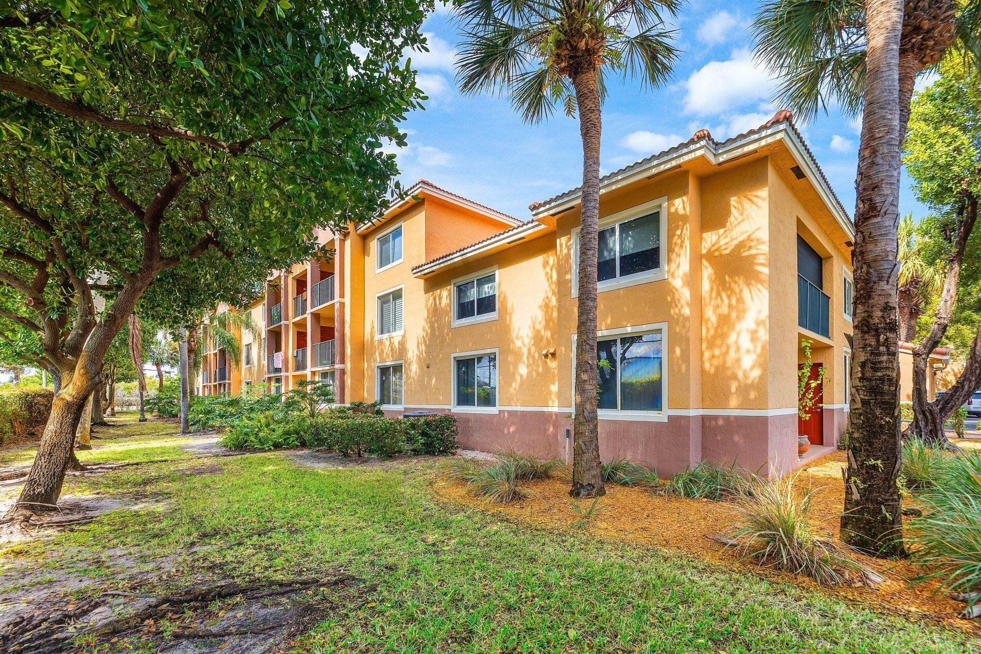 900 Scotia Drive, Unit 102, Hypoluxo, FL 33462 Photo