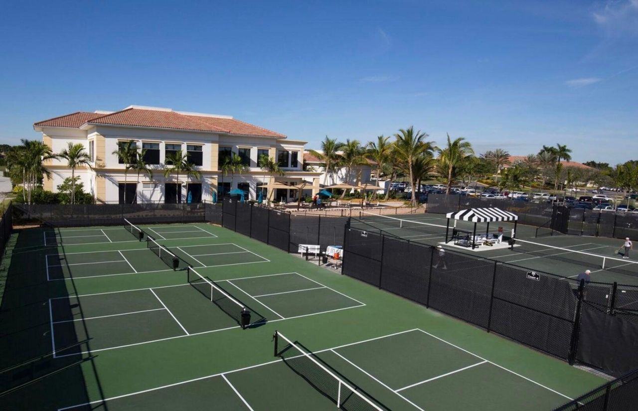 8180 Sandpiper Way, West Palm Beach, FL 33412 Photo