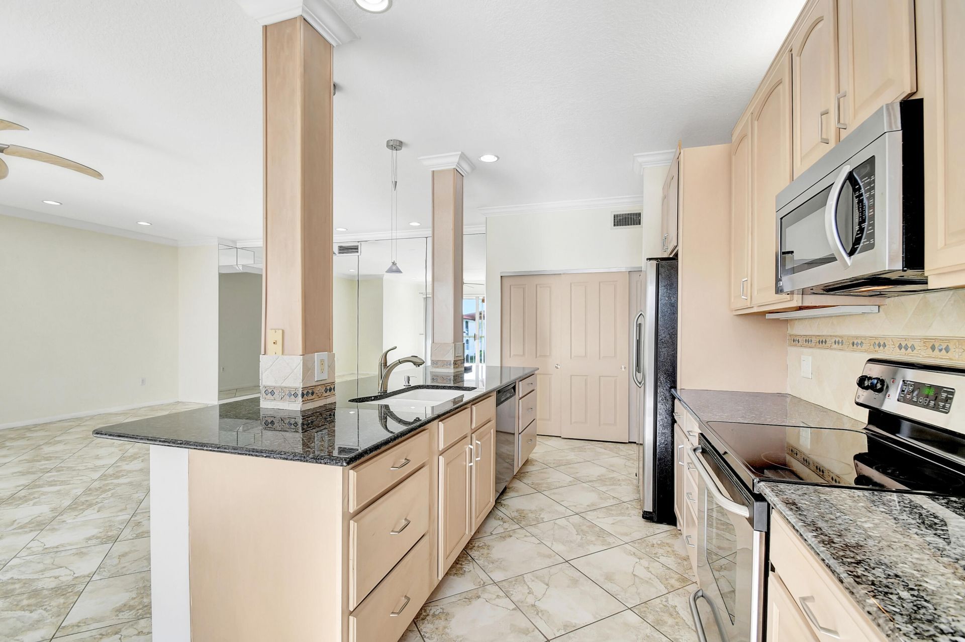 104 Half Moon Circle, Unit #C3, Hypoluxo, FL 33462 Photo