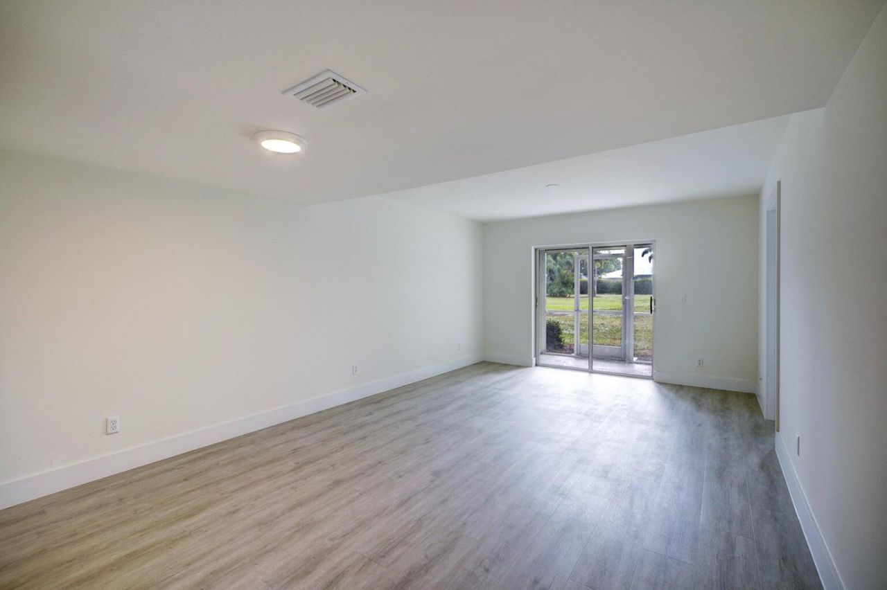 18081 SE Country Club Drive, Unit 265, Tequesta, FL 33469 Photo