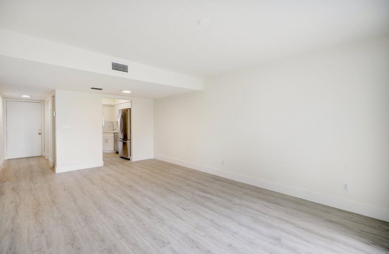 18081 SE Country Club Drive, Unit 265, Tequesta, FL 33469 Photo