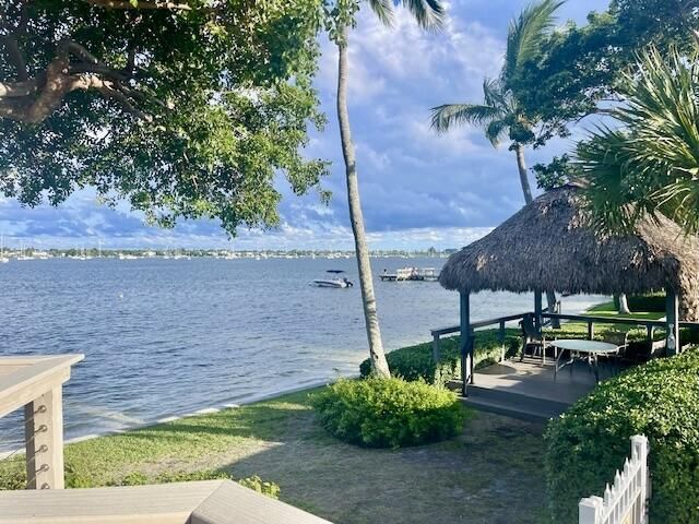 5600 N Flagler Drive, Unit 604, West Palm Beach, FL 33407 Photo