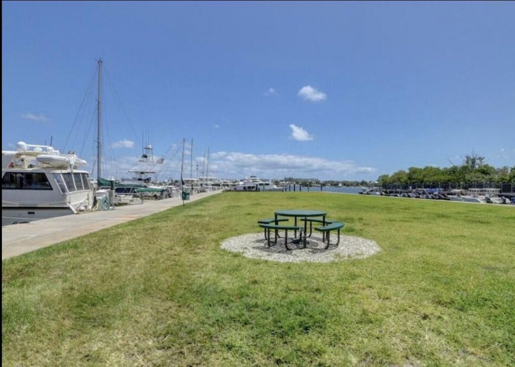 804 E Windward Way, Unit 316, Lantana, FL 33462 Photo