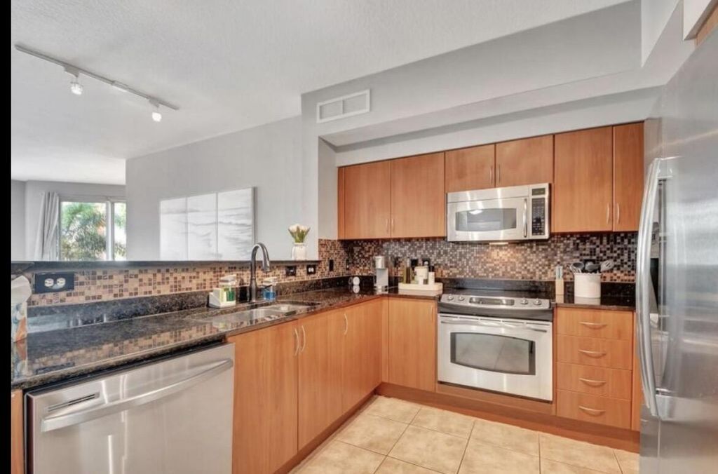 804 E Windward Way, Unit 316, Lantana, FL 33462 Photo