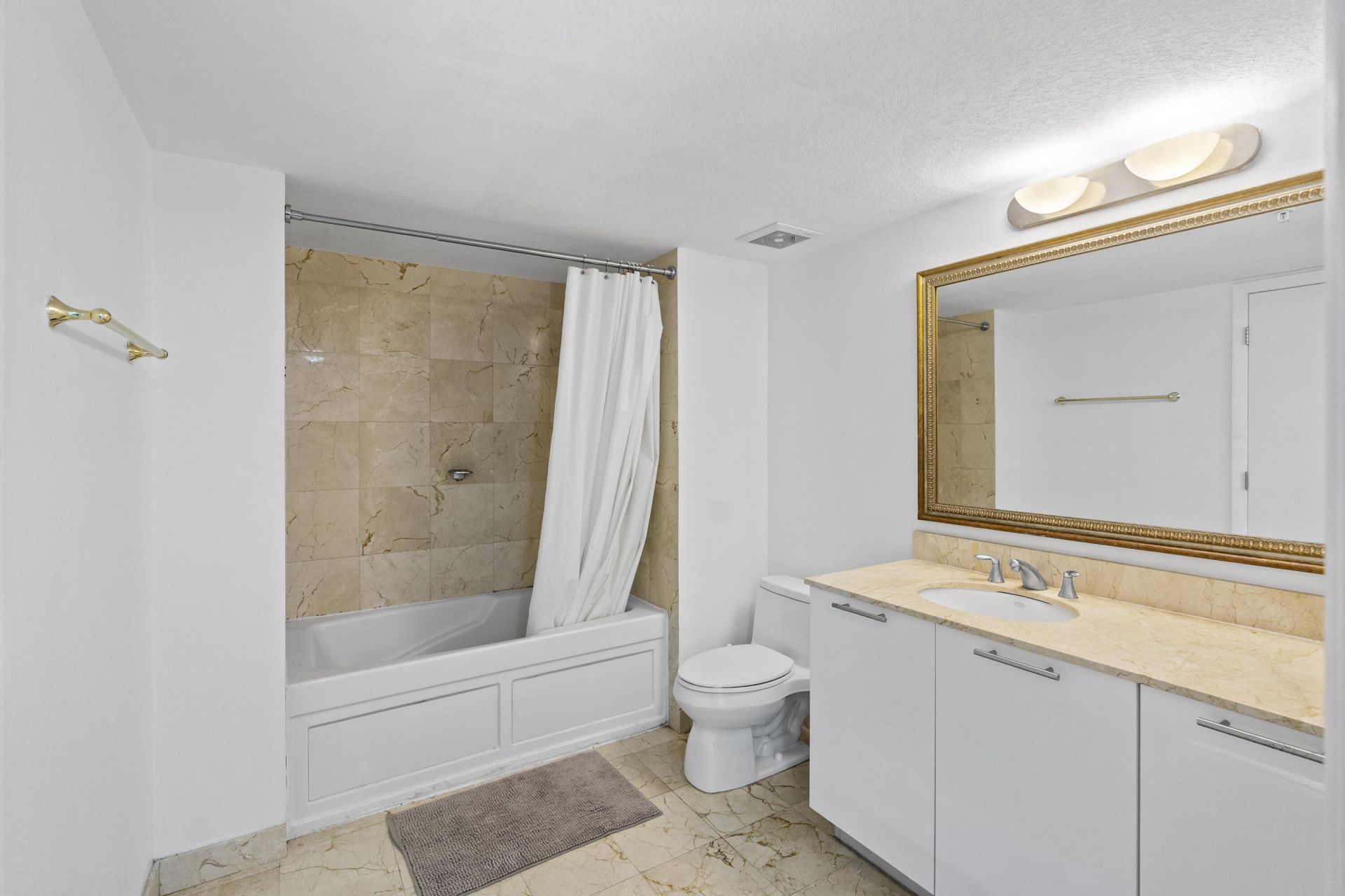 1800 N Bayshore Drive, Unit 3802, Miami, FL 33132 Photo
