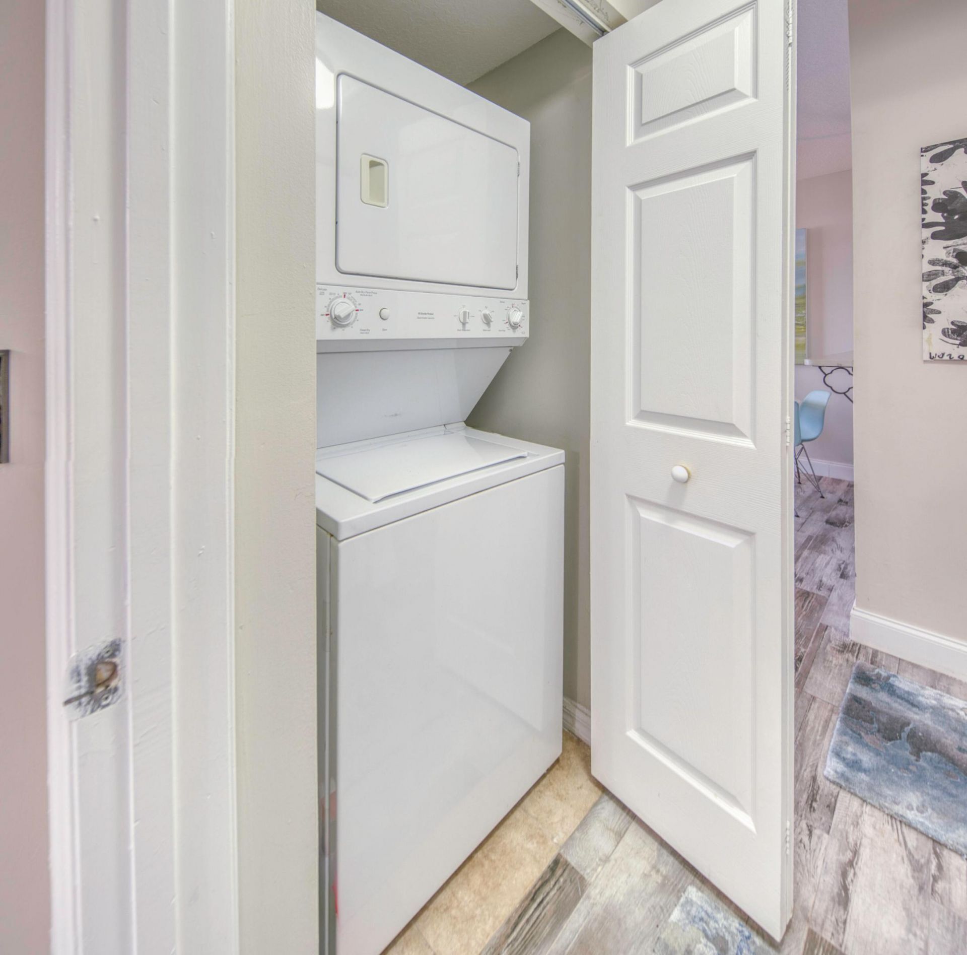 511 Lucerne Avenue, Unit 408, Lake Worth Beach, FL 33460 Photo